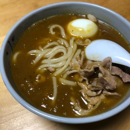 カレールゥをたくさんもらってしまい困っていたところ、こちらのレシピを発見。ネギがなかったので、豚肉と卵入れてみました。美味しかったです＾＾